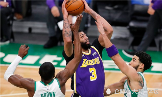  凯尔特人双探花合砍60分 轻取步行者  